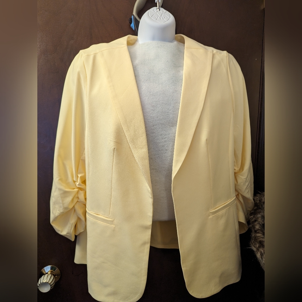 Yellow blazer